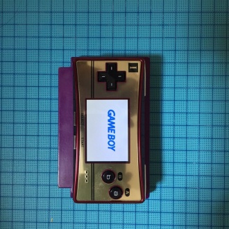 ミクロとファミコンカセット比較画像(重ね)