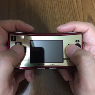 ゲームボーイミクロを持ってみたところ
