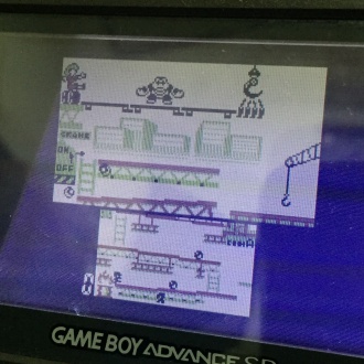 「ゲームボーイギャラリー2」のドンキーコング上画面
