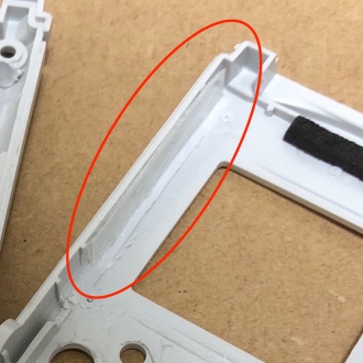 ビジュアルメモリ 筐体 前面 両側のプラ板