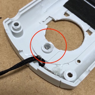 ビジュアルメモリ 筐体 背面 ストラップ金具 電池ふたのネジ受け