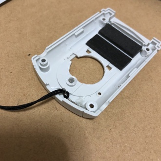 ビジュアルメモリ筐体 背面 ストラップ金具