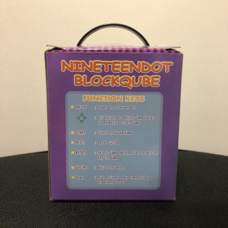 NINETEENDOT BLOCKQUBE 外箱背面
